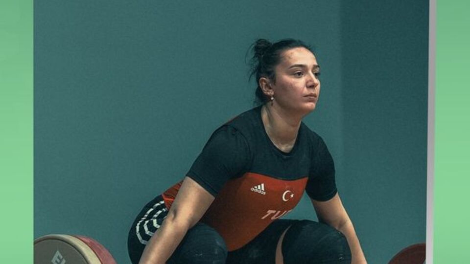 Nuray Güngör'den 2 gümüş, 1 bronz madalya!