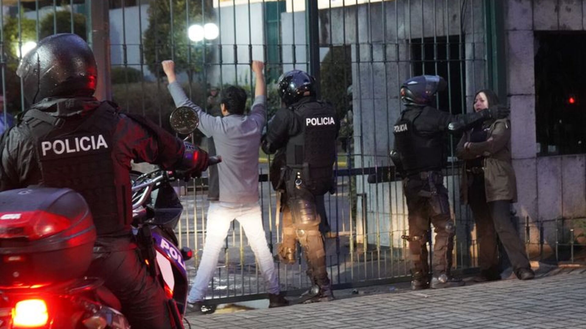 Ekvador'da Hapishane Faciası: 27 Mahkum Ölü Bulundu