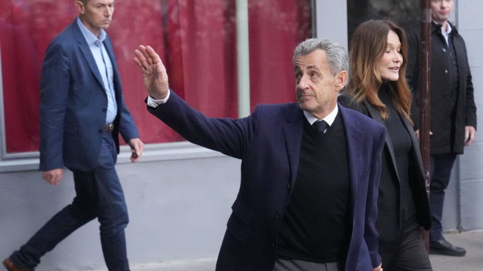 Sarkozy hapishaneden çıktı, evine geldi