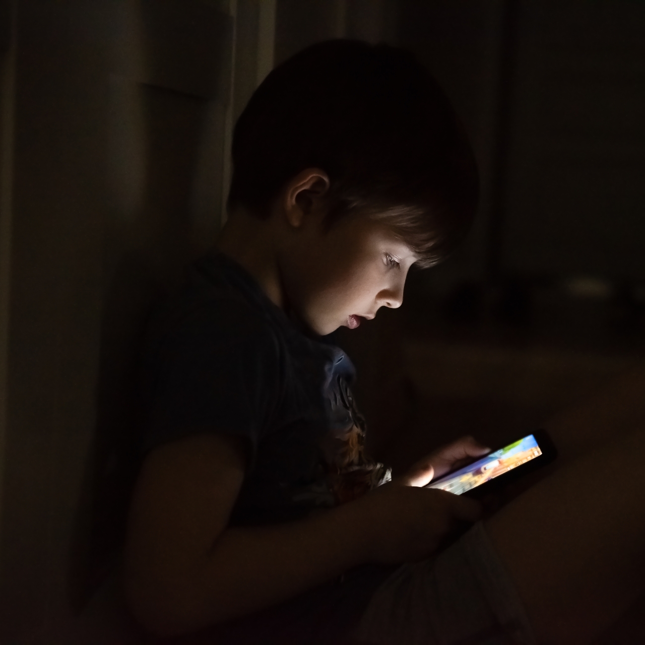 Danimarka'da 15 yaş altına sosyal medya yasağı