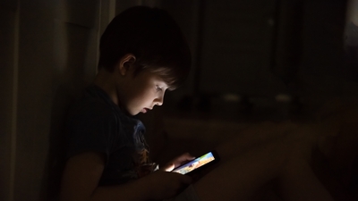 Danimarka'da 15 yaş altına sosyal medya yasağı