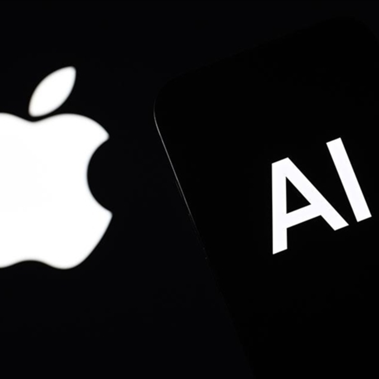 Apple, AI yarışında yönünü arıyor