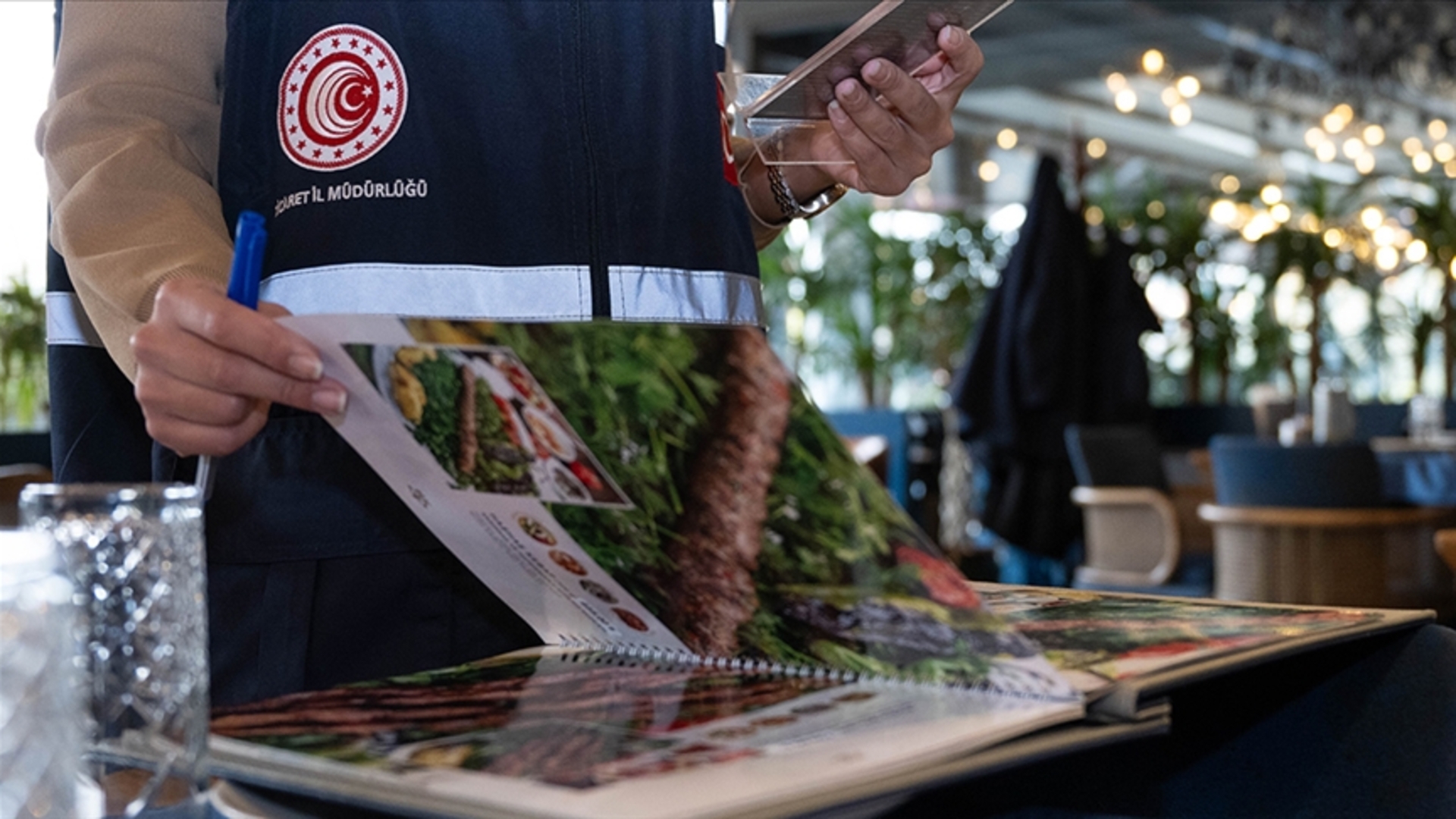 Ticaret Bakanlığı'ndan Restoran ve Kafelere Fiyat Etiketi Uyarısı