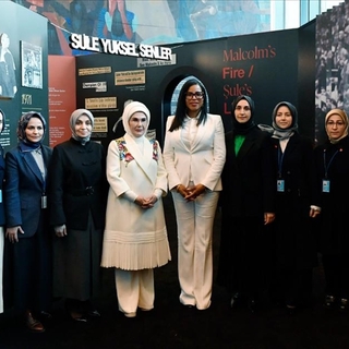 Şule Yüksel Şenler'in 'Yankılar' sergisi AKM'de açılıyor