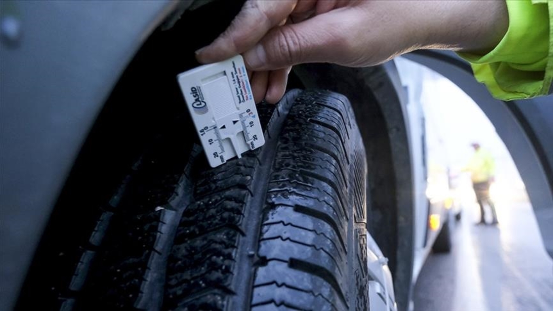 Sürücüler dikkat! Zorunlu kış lastiği uygulaması ne zaman başlıyor? Kış lastiği ne zaman takılır? 2025-2026 Zorunlu kış lastiği tarihleri belli oldu