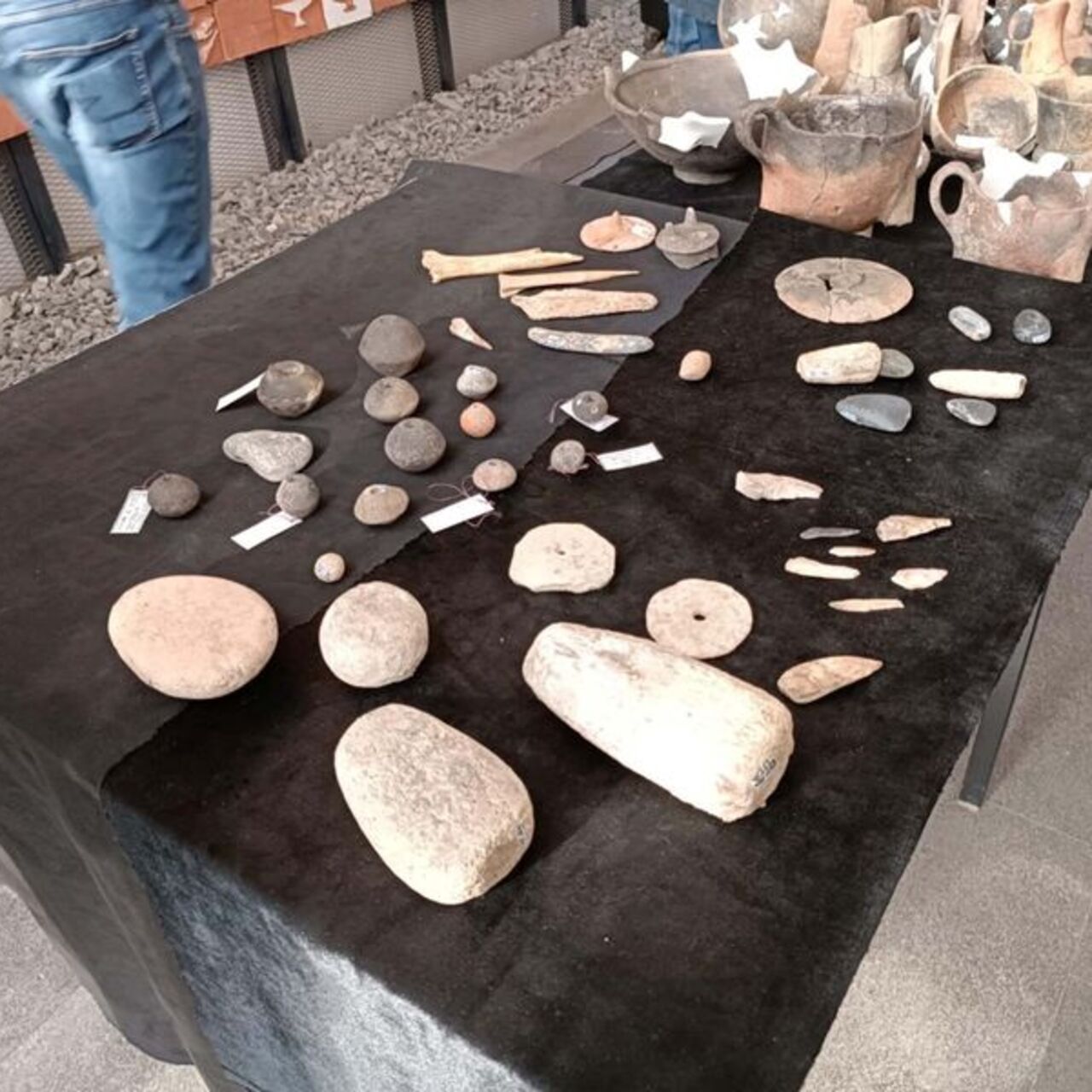 Yassıtepe ve Yeşilova höyüklerindeki buluntular sergilendi