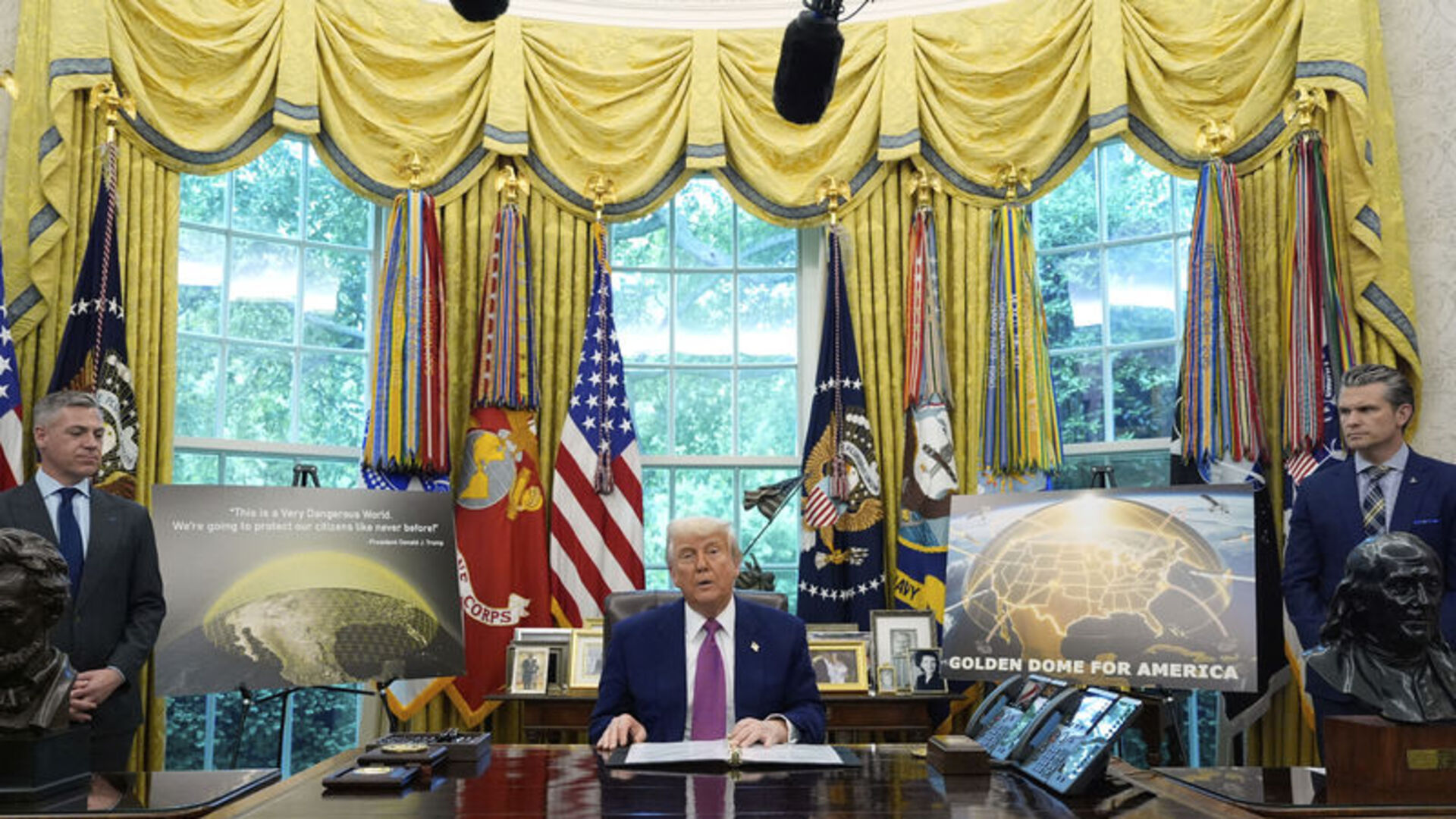 ABD Başkanı Trump Oval Ofis'teki değişiklikleri gösterdi: "Gerçek altını taklit edemezsiniz" | Dış Haberler