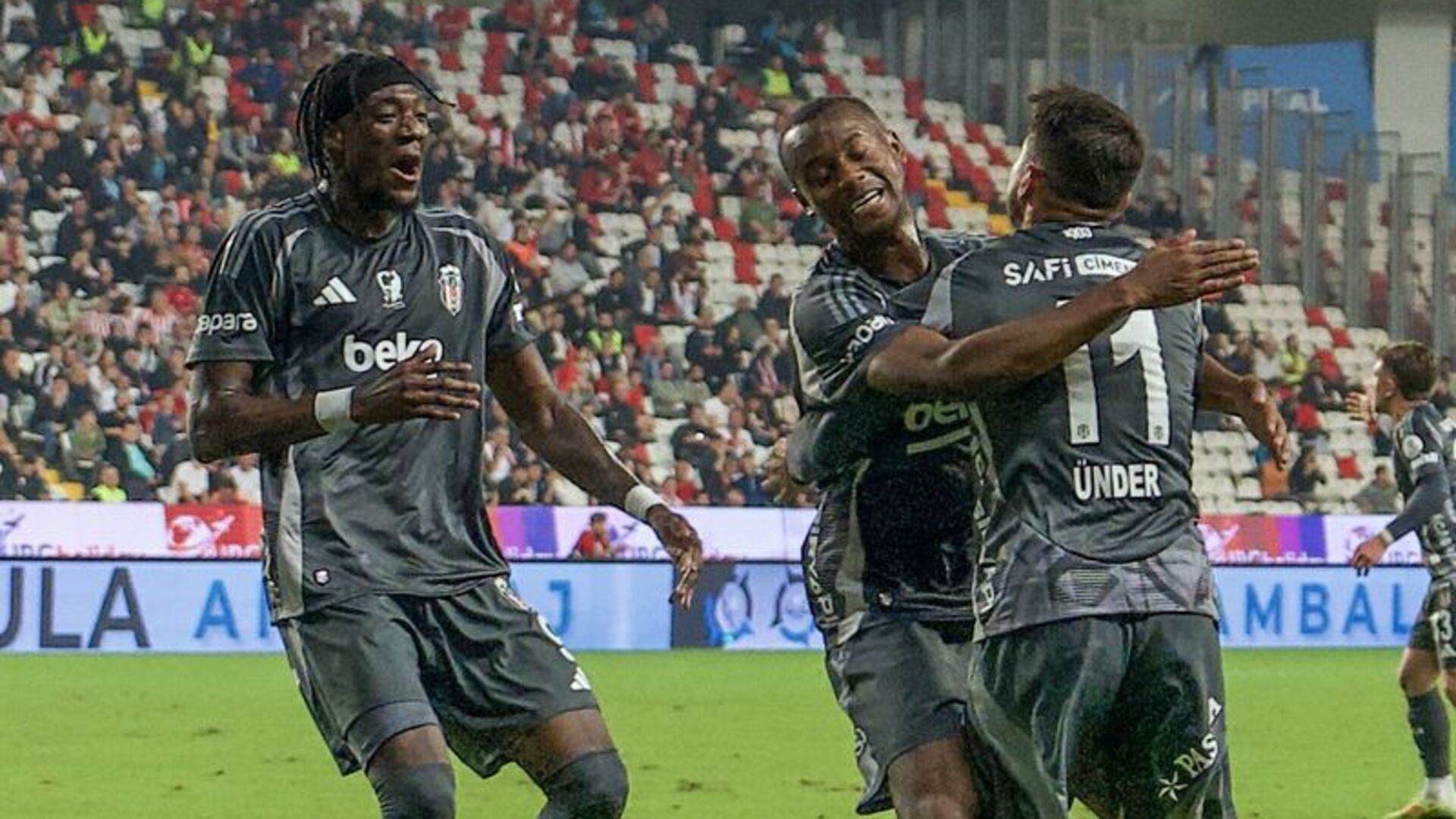 Beşiktaş'ta Duran Top Vurgusu: Milli Arada Çalışmalar Sürüyor