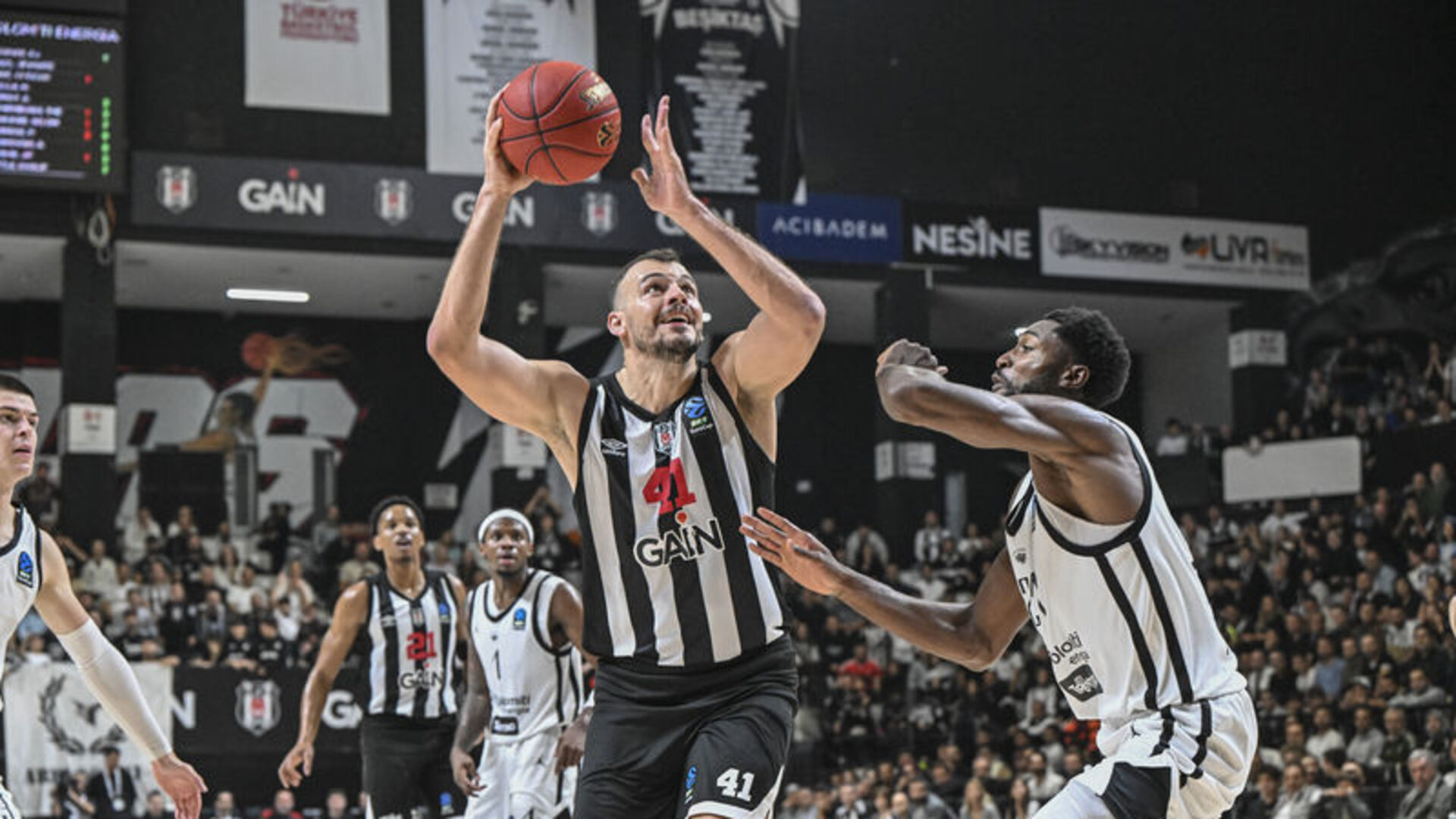 Beşiktaş GAİN, BKT EuroCup'ta Trento'yu 97-83 Mağlup Etti
