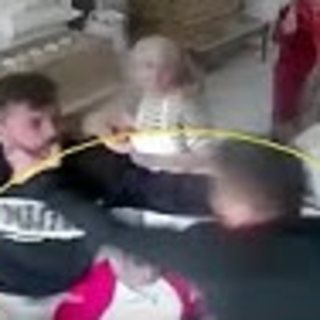 Fırında yumruk yumruğa kavga!