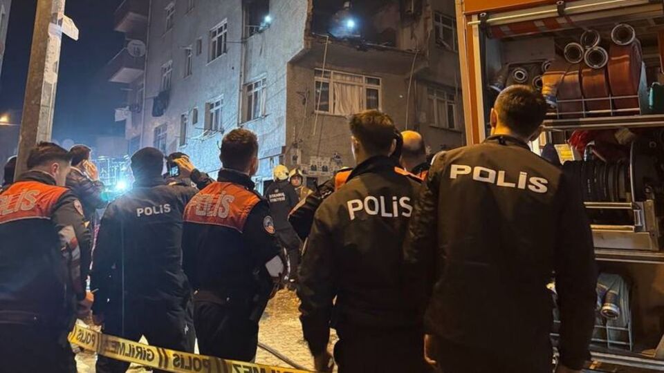 Kağıthane'de bir binada patlama