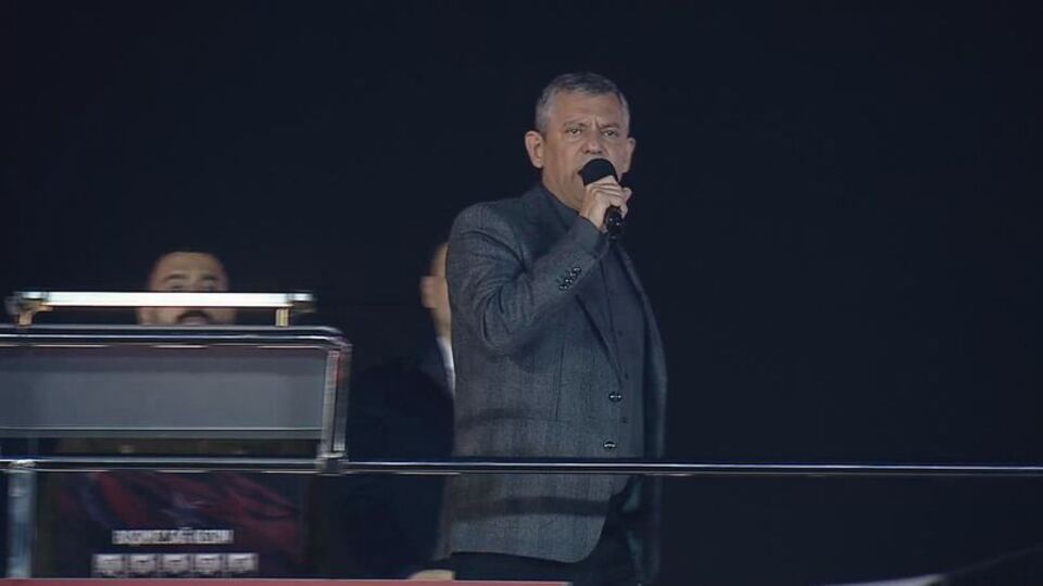 Özgür Özel, Sultanbeyli'de konuştu