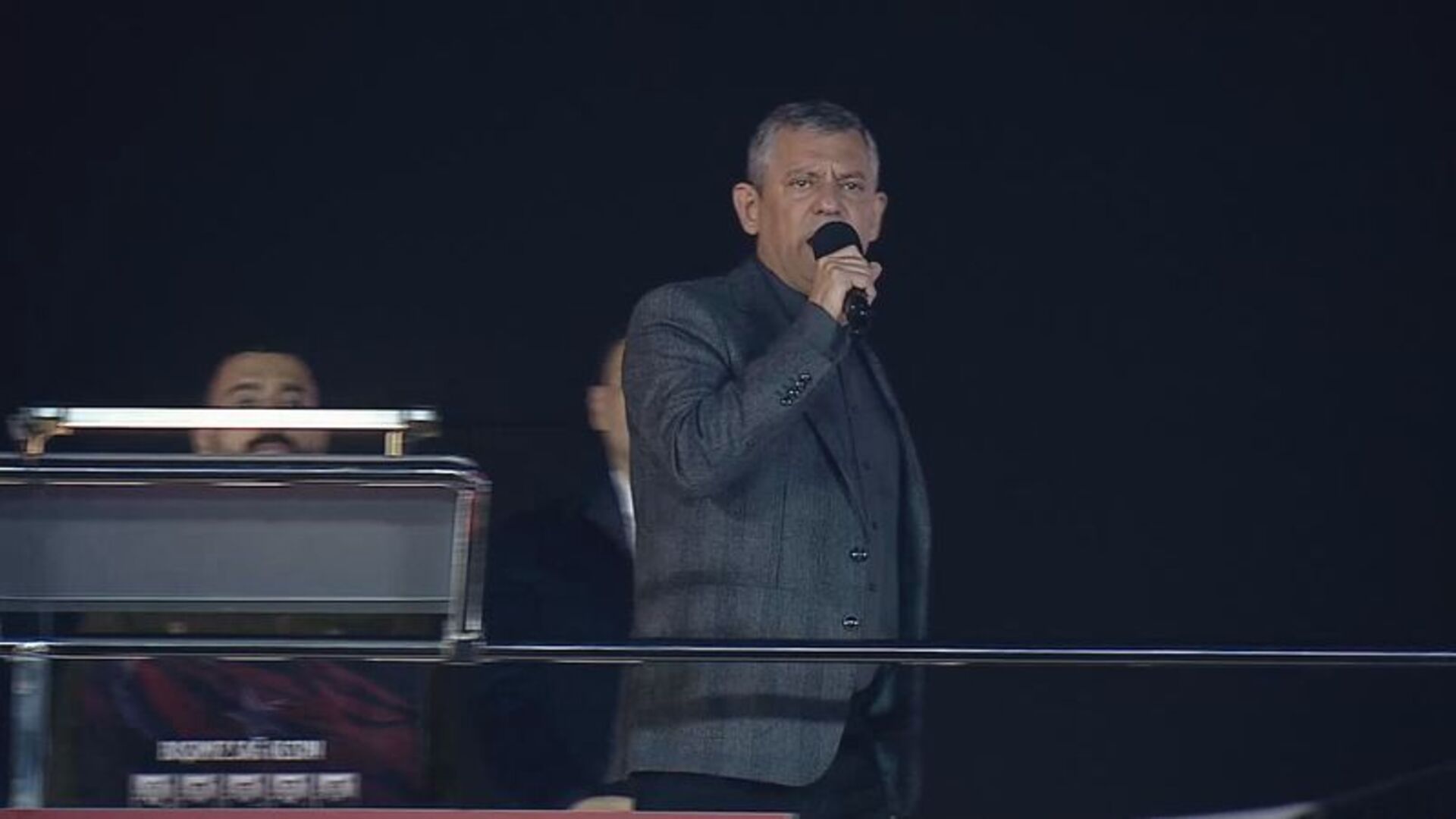 Özgür Özel Sultanbeyli'de Bomba Açıklamalar Yaptı: İddianame Bomboş