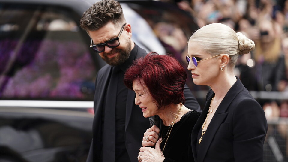 "İki ay boyunca annemle uyudum"