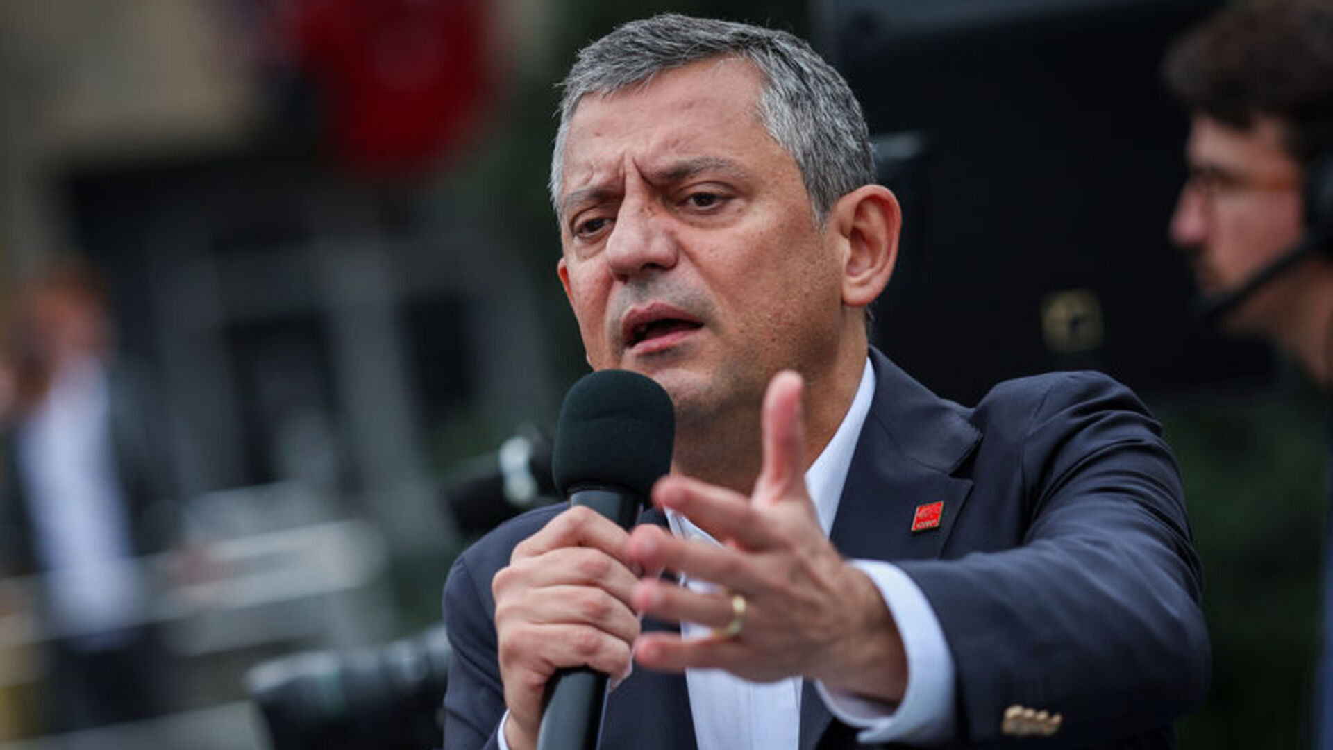 Özgür Özel Kabataş Açılışında Konuştu: İddianamede Kanıt Yok