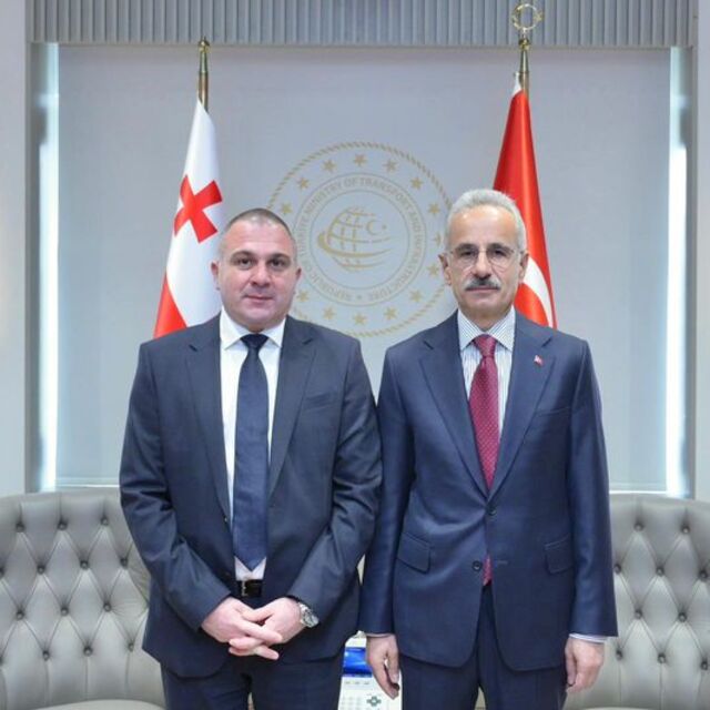 Gürcü mevkidaşı ile görüştü