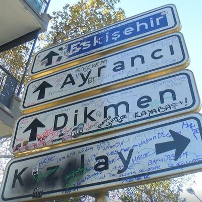 Kızılay tabelası 3. kez yenilendi