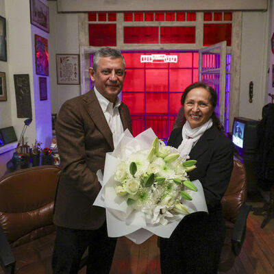 Özel, Hrant Dink'in ailesiyle görüştü