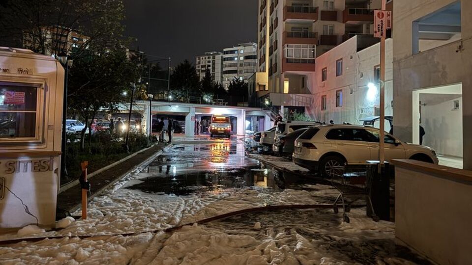Otoparkta yangın: 18 kişi etkilendi