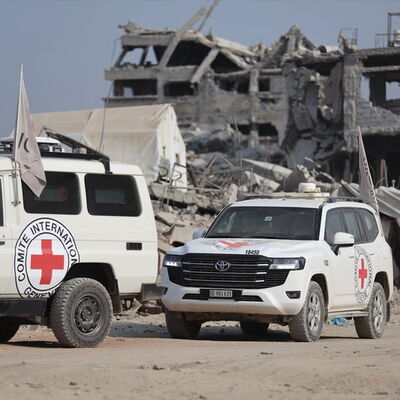 Hamas 1 esirin cenazesini teslim etti