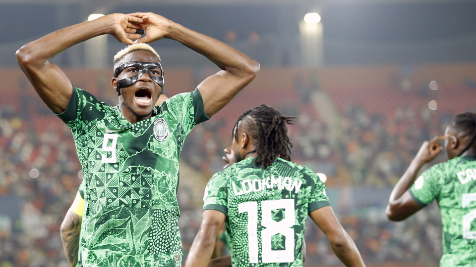 Osimhen, elemelerde Lemina'yı üzdü!