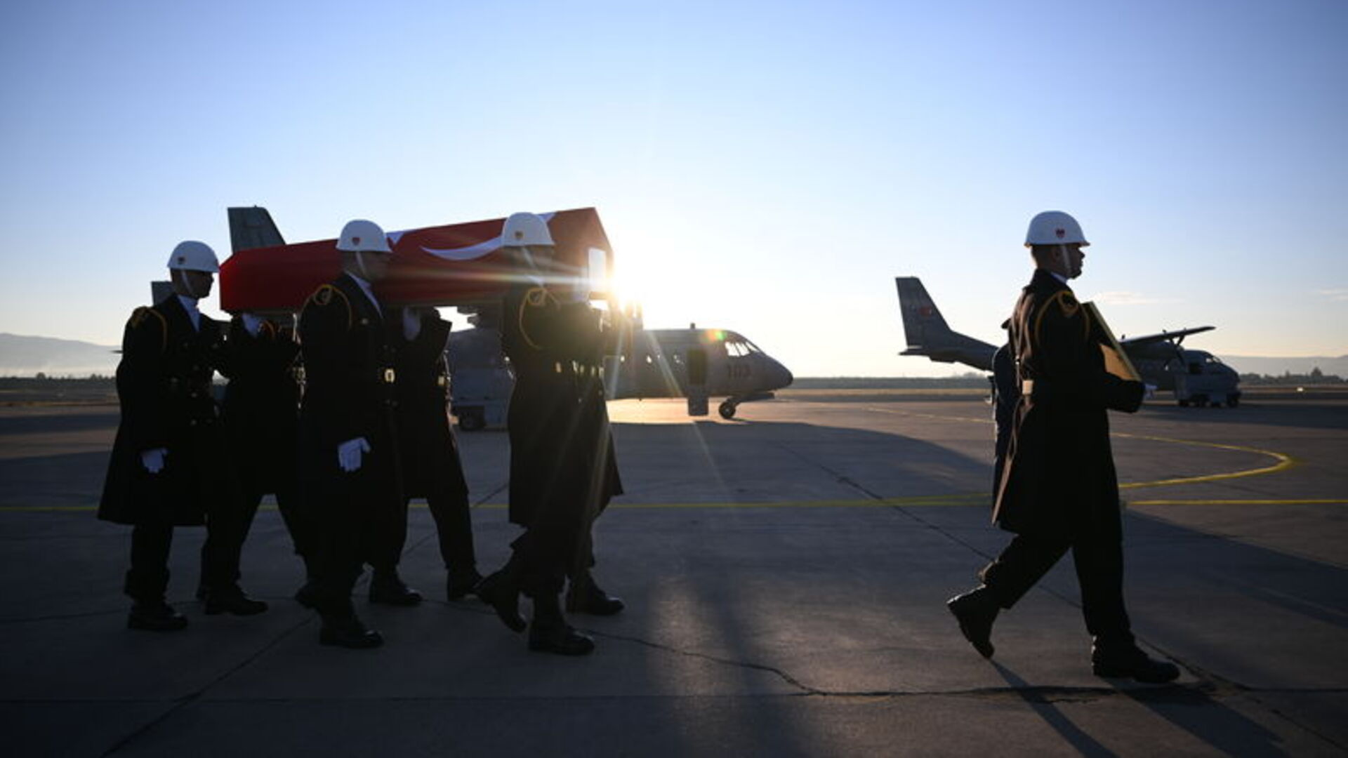 20 askerimizin naaşları Adli Tıp Kurumu'ndan ayrıldı! Şehitlerimizi uğurluyoruz | Son dakika haberleri
