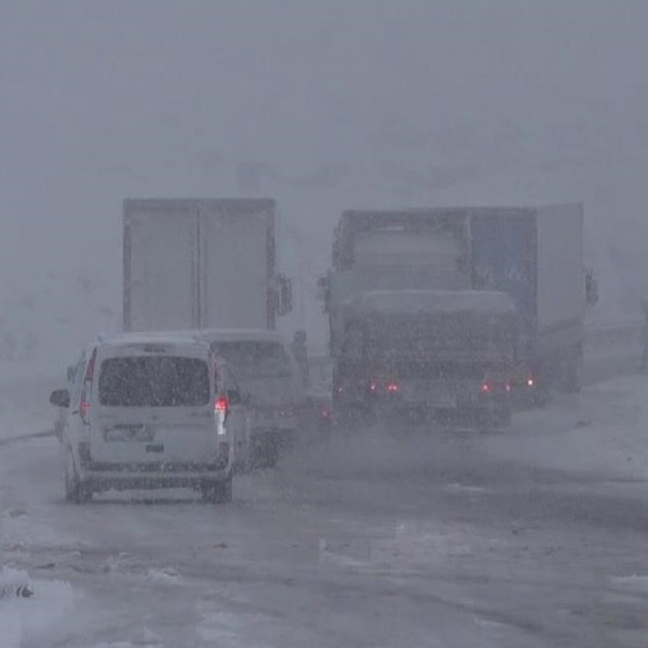 Bayburt beyaza büründü