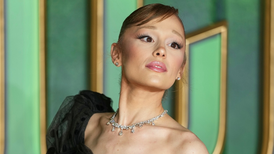 Aynı tacizci yine sahnede