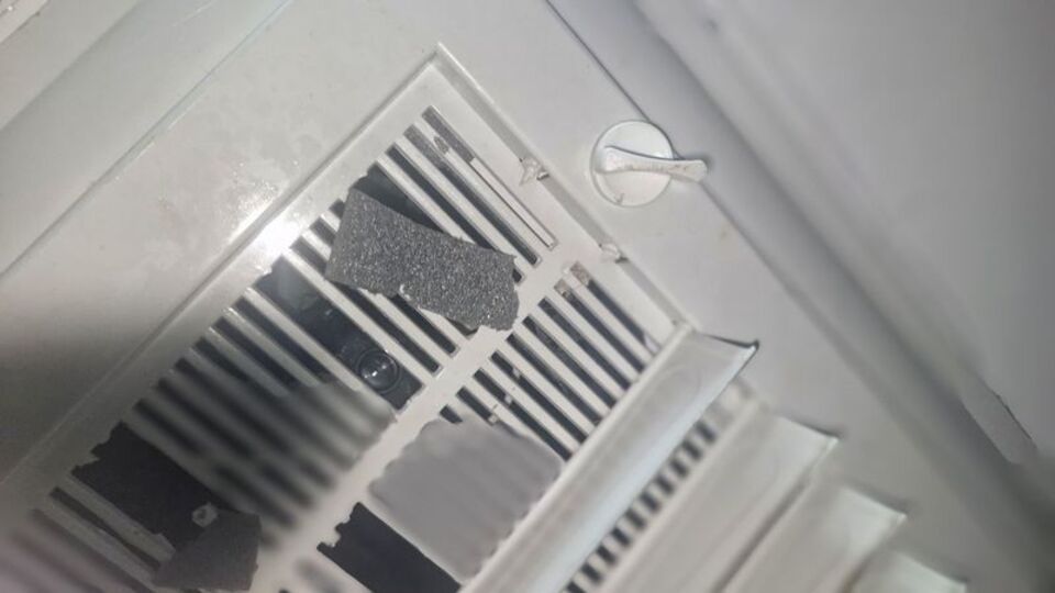 Kadınlar tuvaletinde gizli kamera bulundu!