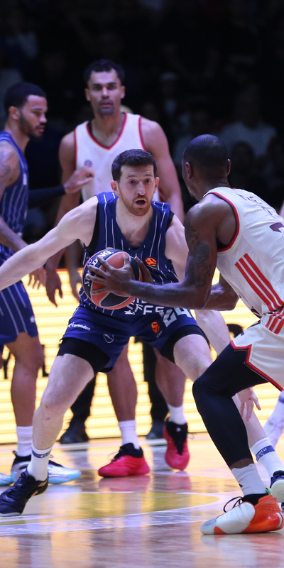 Anadolu Efes, Antalya'da nefes aldı!