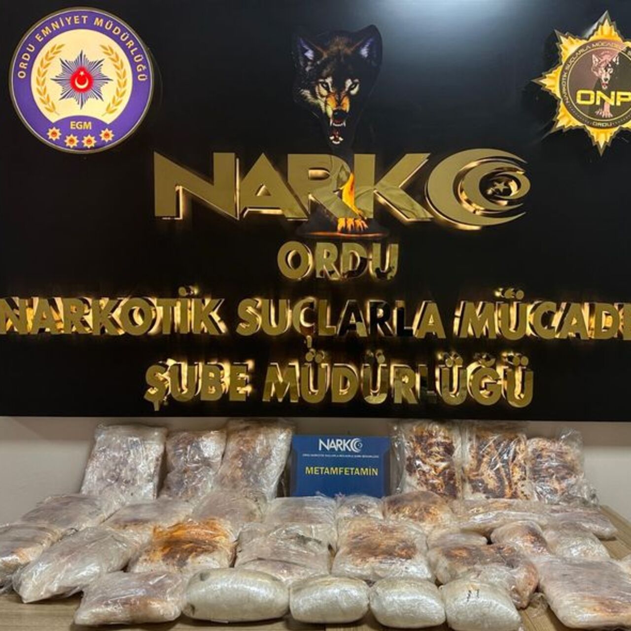 Otomobilden 25 kilo 200 gram sentetik uyuşturucu çıktı