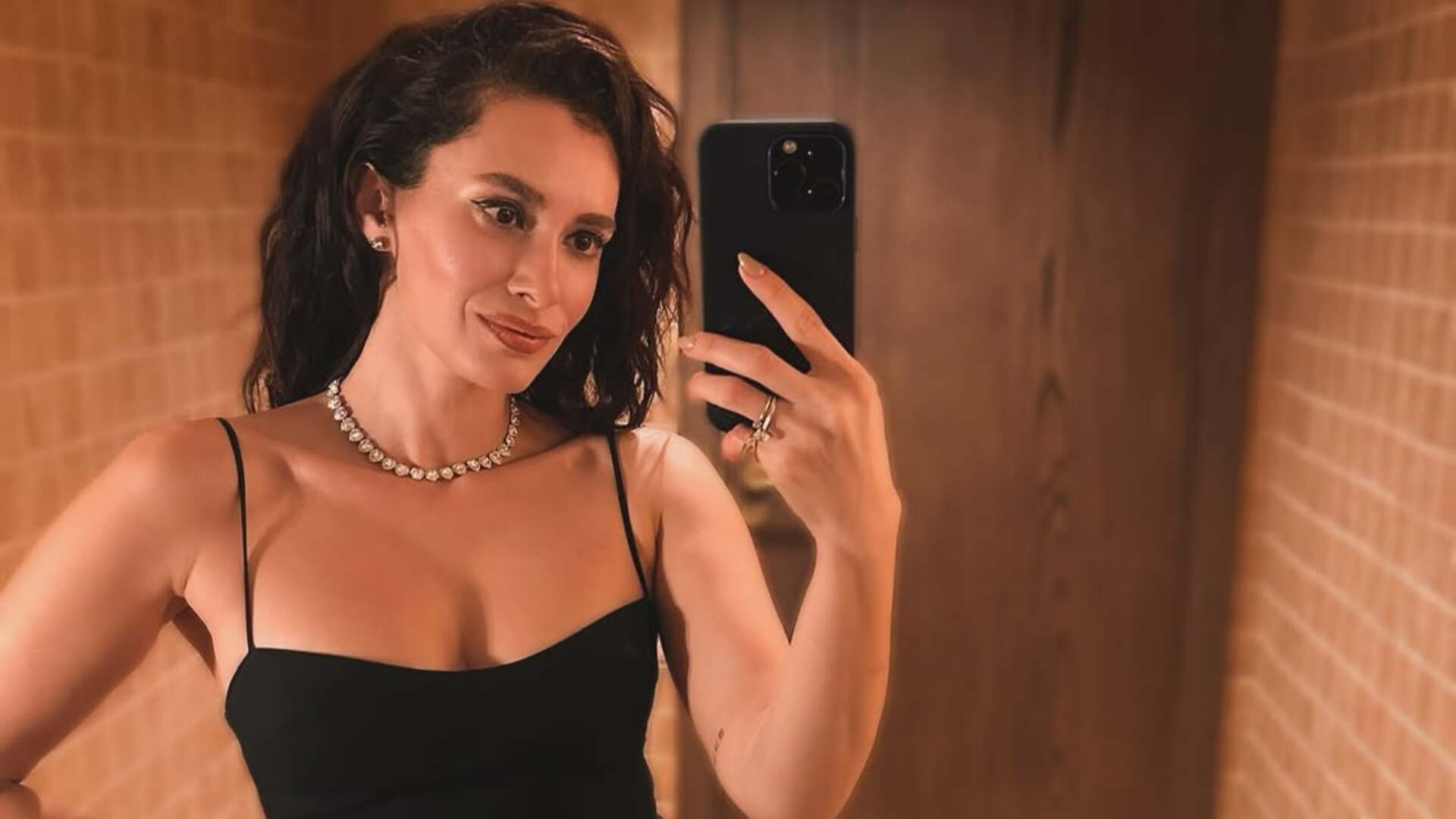 Hande Doğandemir Evlilik Tarihini Açıkladı: 'Seneye Havalar Güzelleşince'