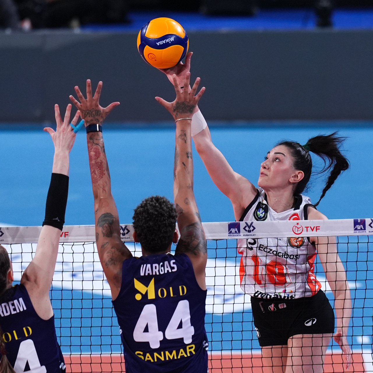 Dev maç kapalı gişe oynanacak!