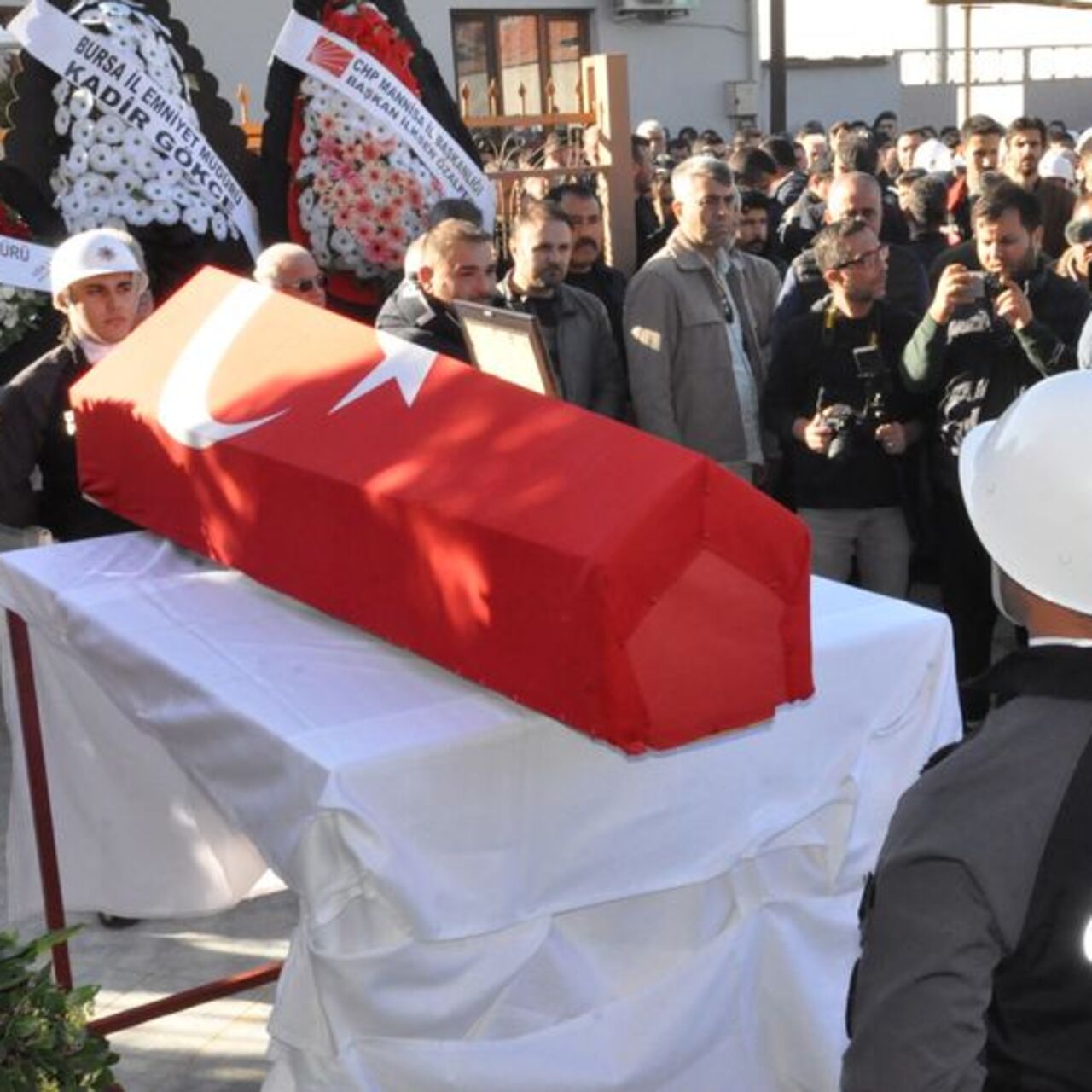 Şehit polise son veda