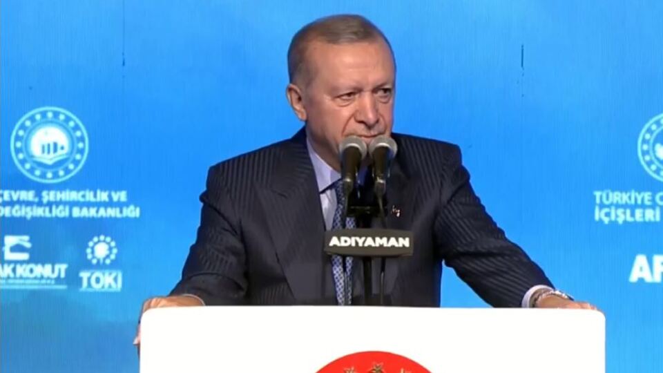 "Yıl sonuna kadar 453 bin konutu teslim etmiş olacağız"