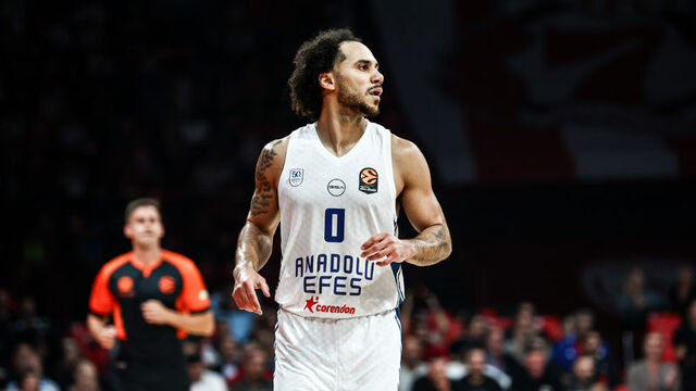 Anadolu Efes'te Larkin şoku!