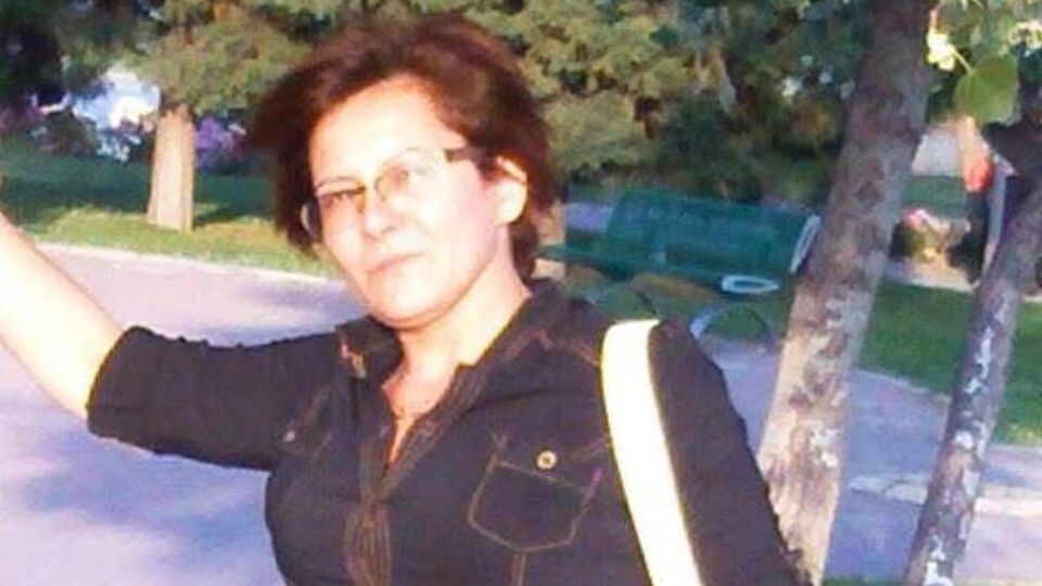 Yangında 30 kedisiyle birlikte öldü