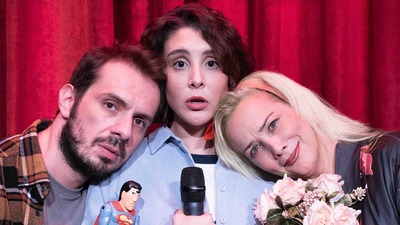 'Annemin Cenazesi:Tiyatro Oyunu' seyirciyle buluştu