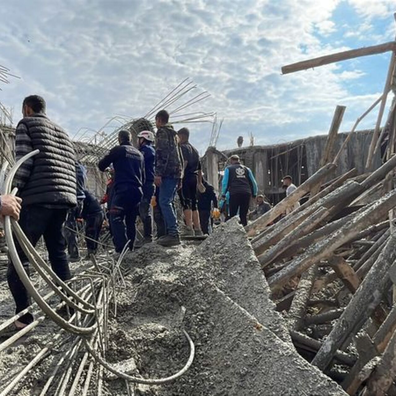 İnşaatta göçük: 2 işçi öldü, 3 işçi yaralı