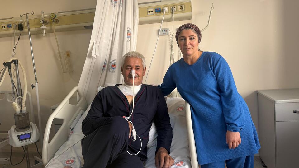 35 yıl sigara içti, gırtlağının yarısı alındı