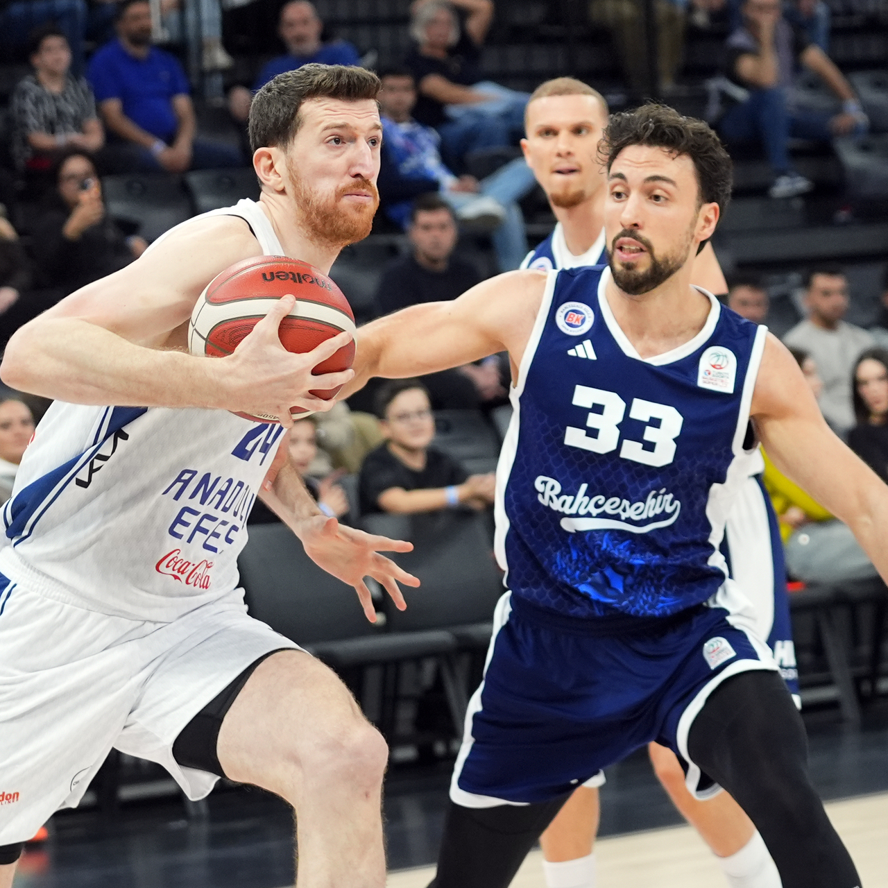 Bahçeşehir Koleji, A. Efes'i devirdi