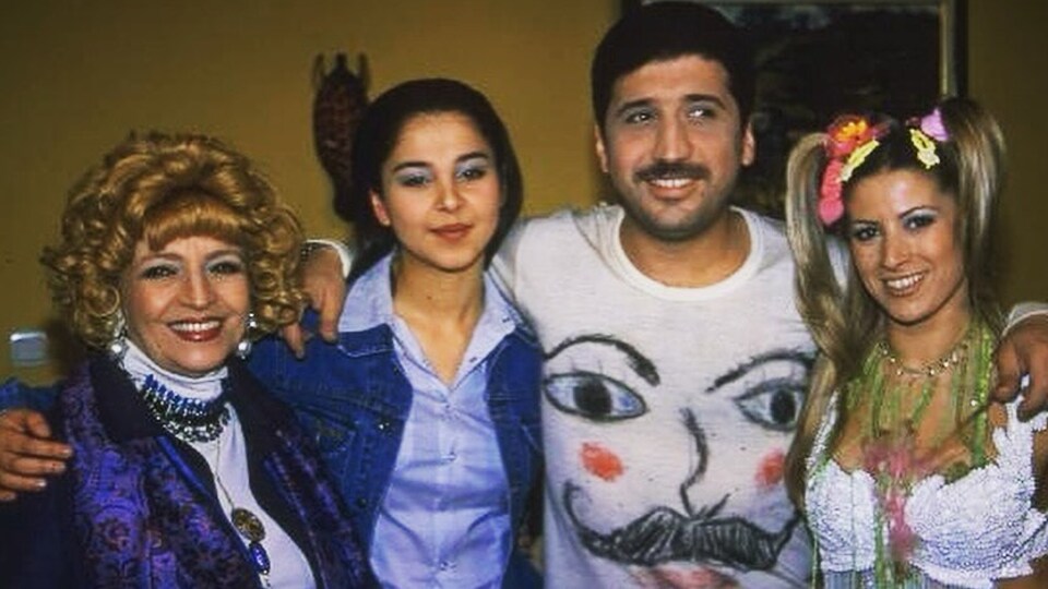 "Bilenler bilmeyenlere anlatır"