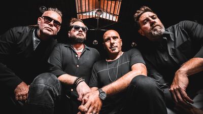 Özkan Uğur'a saygı duruşu