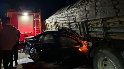 TIR ile otomobil çarpıştı: 2 ölü, 2 yaralı