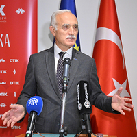 "Mallar serbest, malları taşıyacak tırlarla ilgili kotalar var"