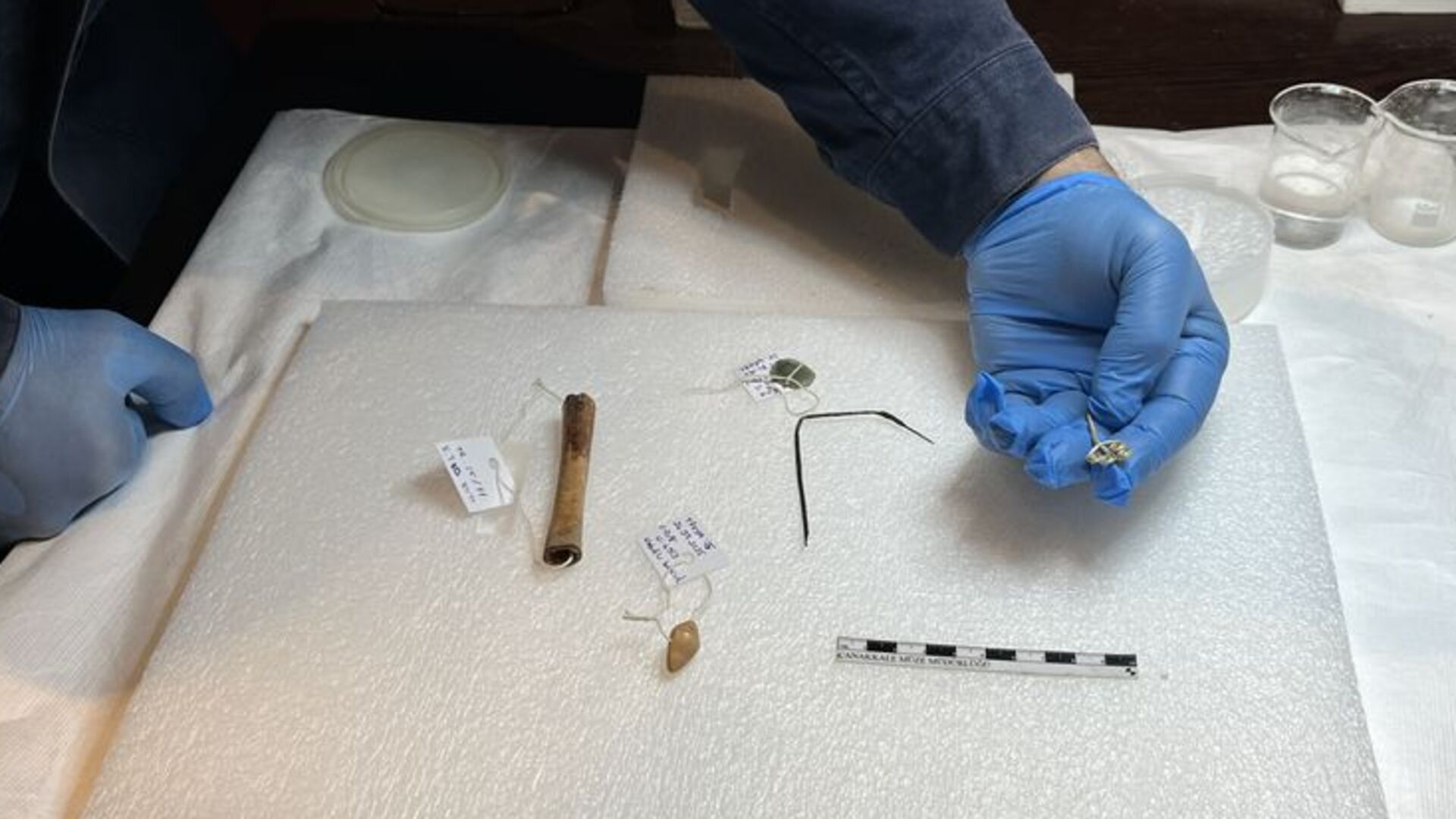 Troya'da kıtalararası ticarete işaret eden 4 bin 500 yıllık parçalar bulundu