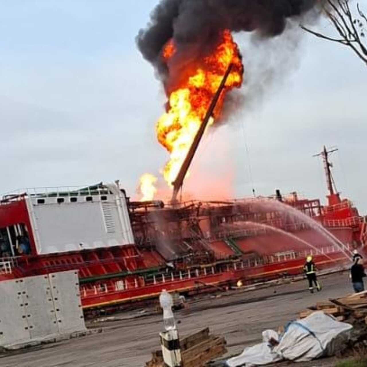 Ukrayna’da Türk gemisi vuruldu