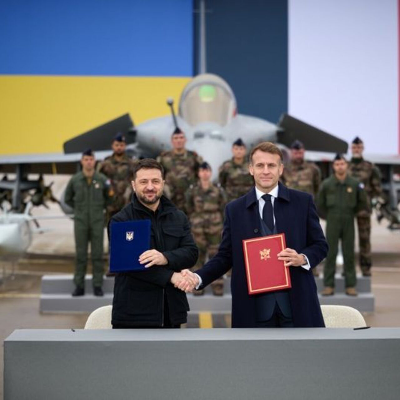 Fransa, Ukrayna'ya 100 Rafele uçağı satıyor