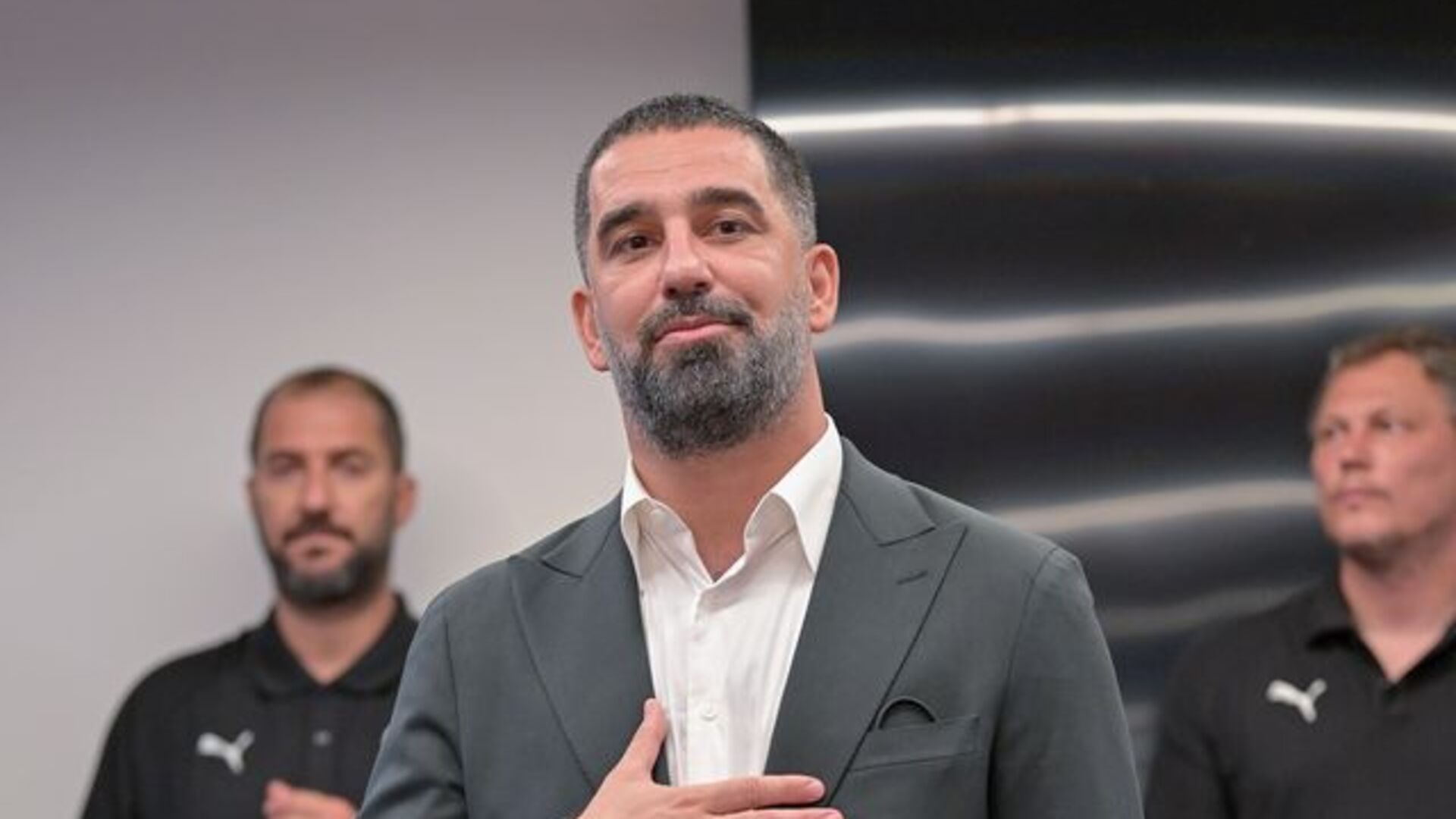 Arda Turan: Şampiyonluk Hayalim ve Savaşta Futbol Mücadelesi