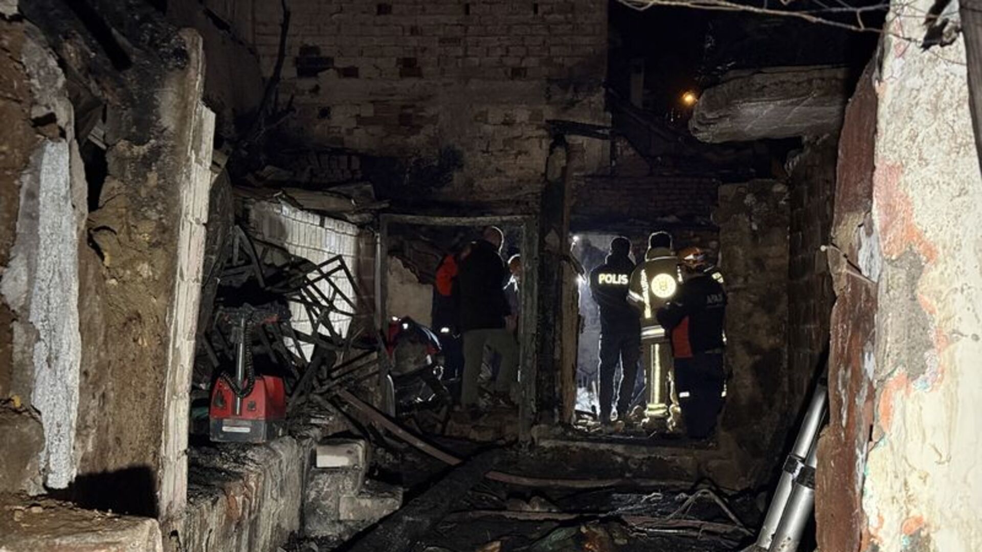 Bursa'da 80 Yaşındaki Kazım Kaya'nın Cansız Bedeni Yanan Evinde Bulundu